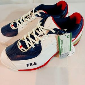 *Men's Fila Superaction NWT RED WHITE AND BLUE Performance Shoe